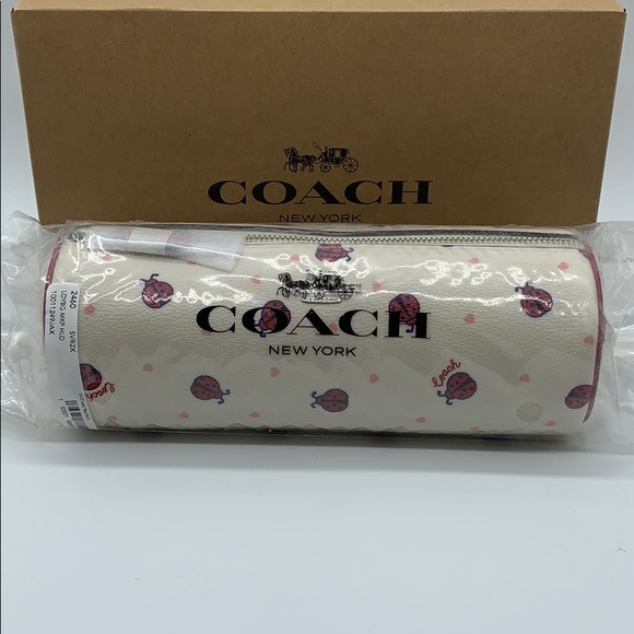 Makeup Brush Holder With Ladybug Print - Picture 2 of 16